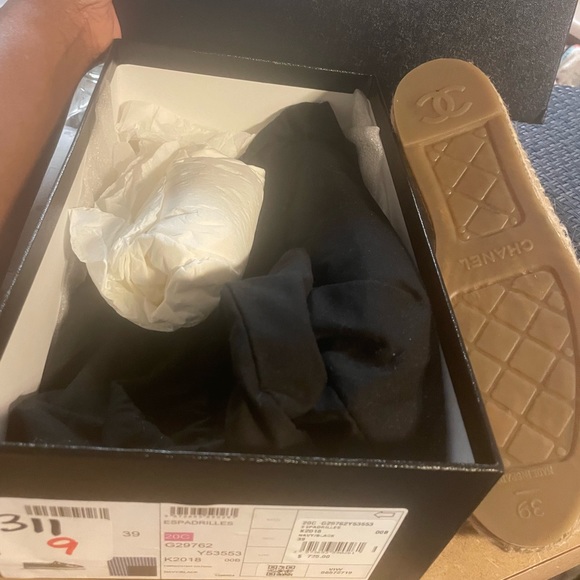Barely worn (1 time) Authentic Chanel Espadrilles Size 9 Excellent Condition! - Picture 3 of 4